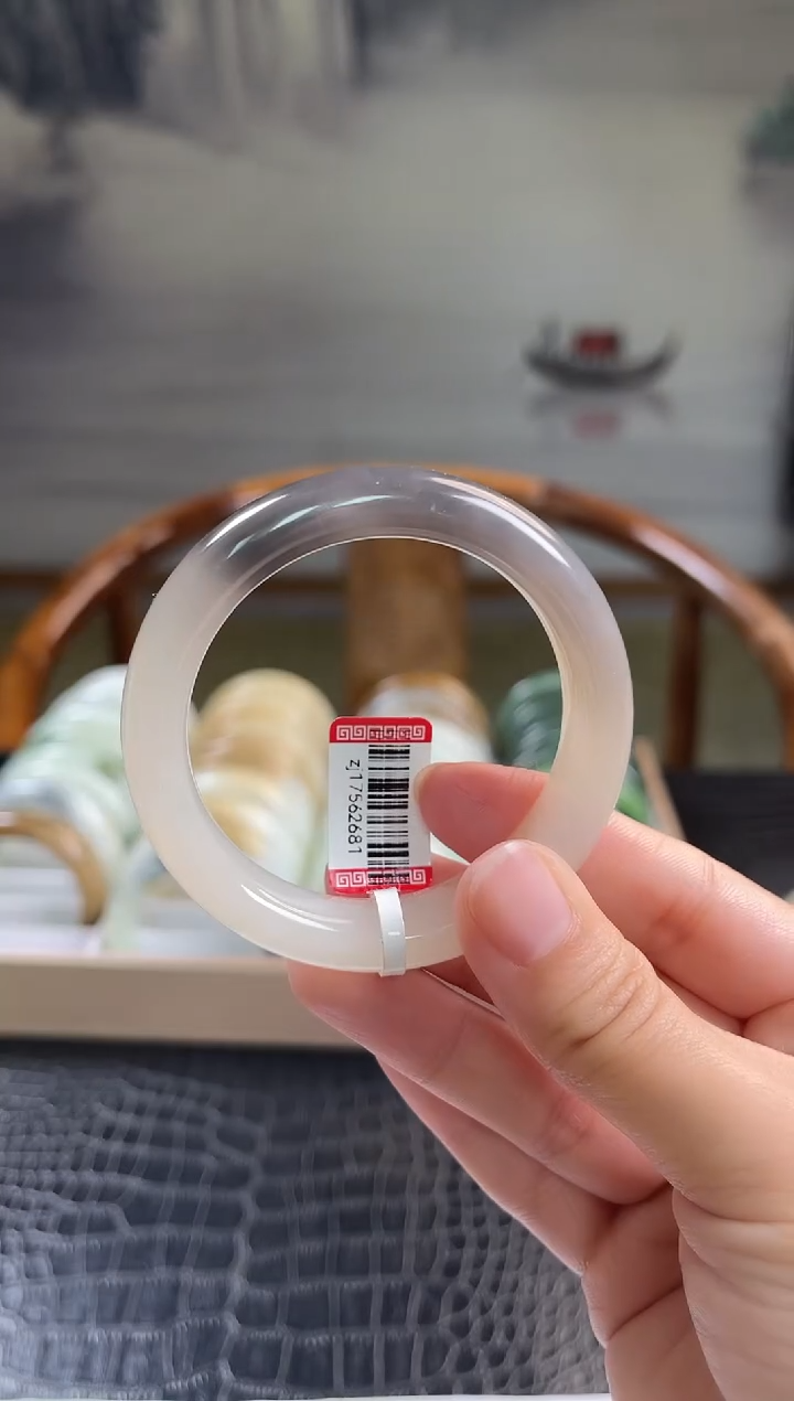 未镶嵌手镯和田玉50+圈口2681