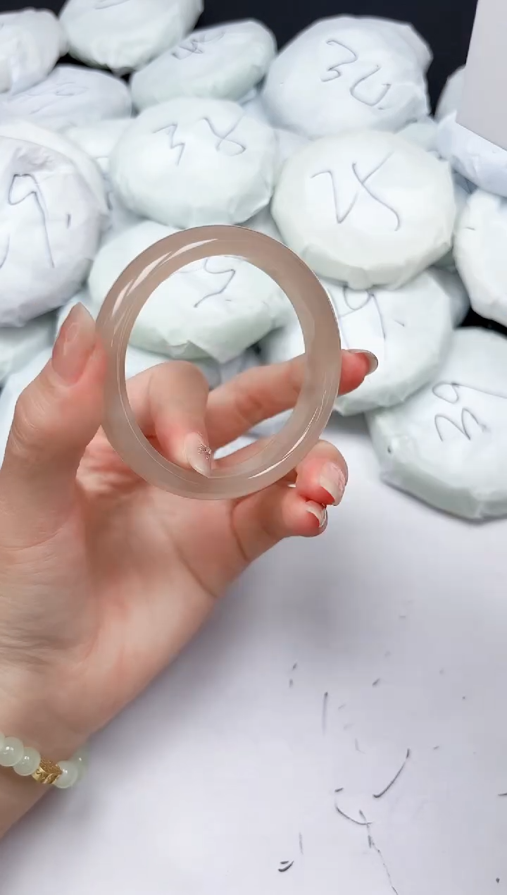 未镶嵌手镯石英质玉5/58.5