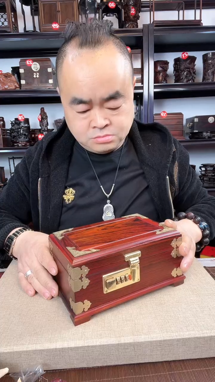 【闪购商品】木239瑕疵老李红木工艺品