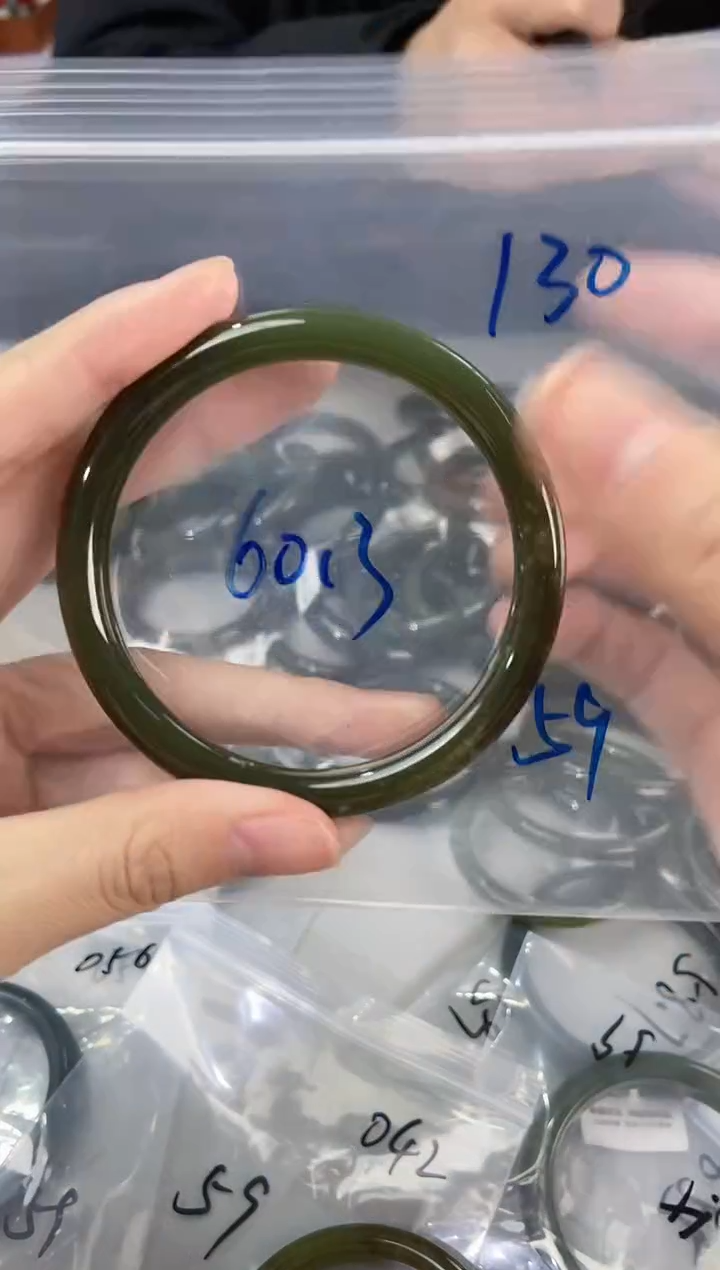 【闪购商品】和田玉手镯未镶嵌和田玉手镯130