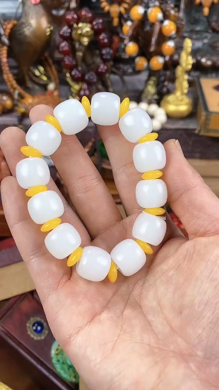 【闪购商品】和田玉（糖玉）挂件未镶嵌猪妹精品专属链接