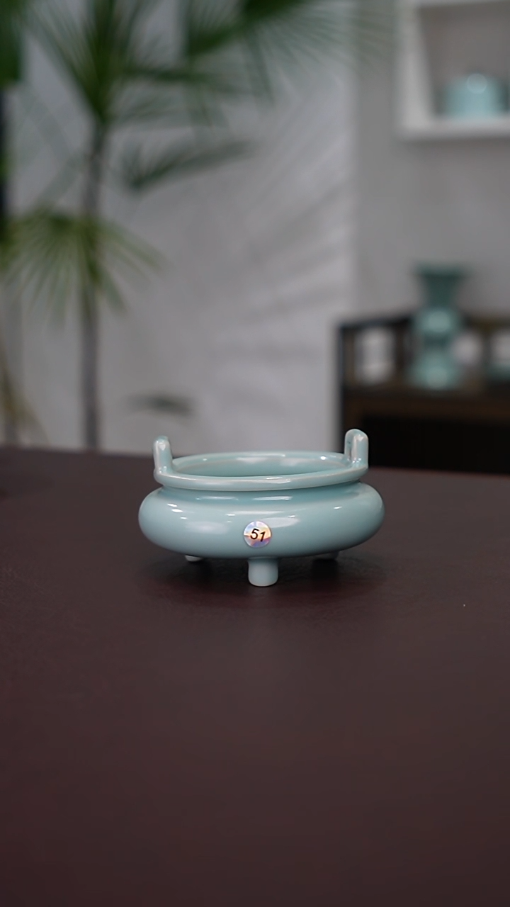 51号扁香炉精品    洁