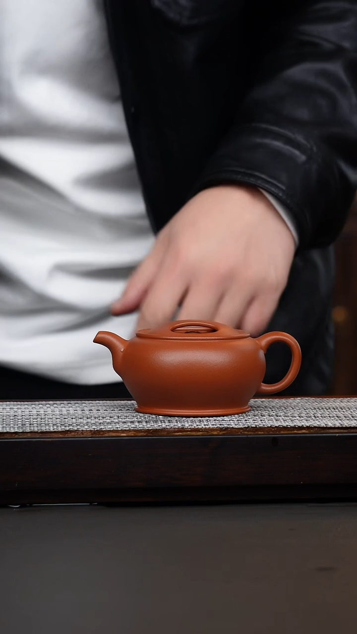 茶壶紫砂赵庄朱泥牛盖莲子