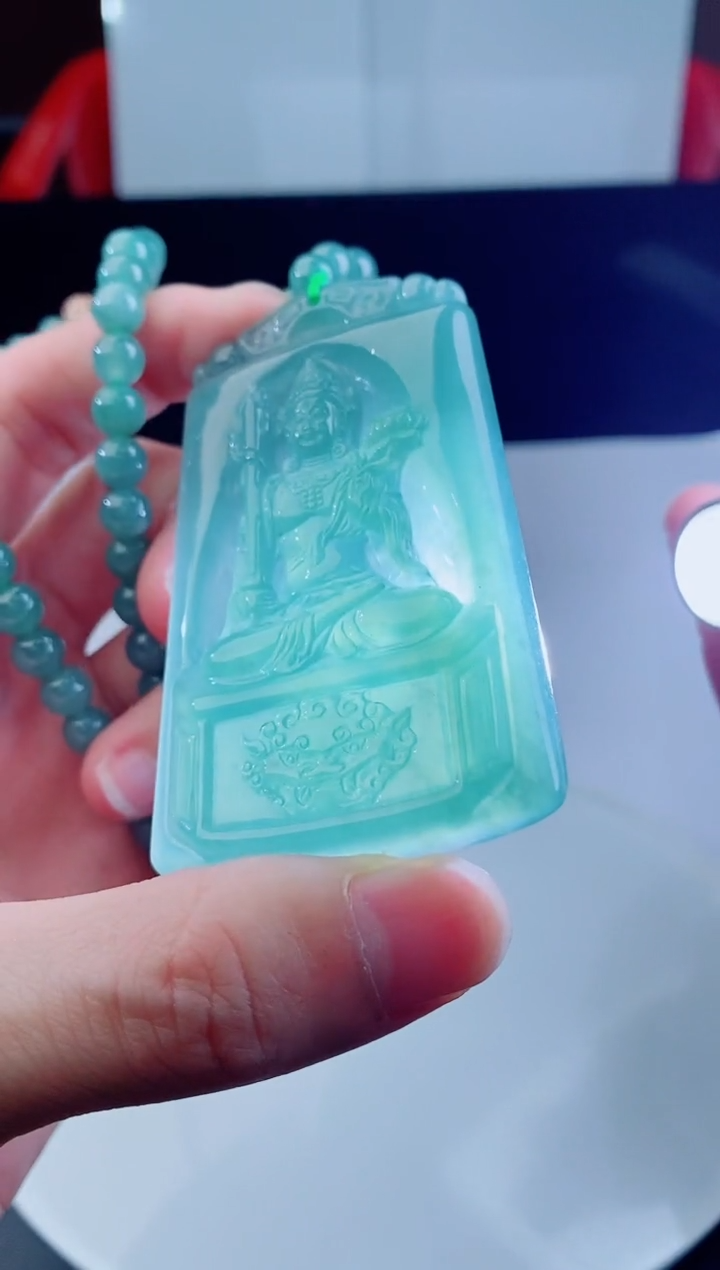 颈饰未镶嵌翡翠`