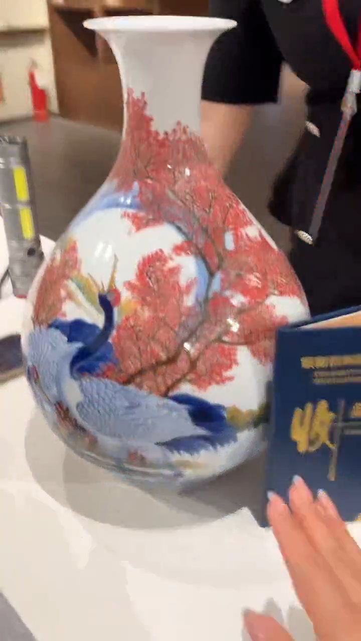 摆件黄小玲瑞鹤图玉壶春