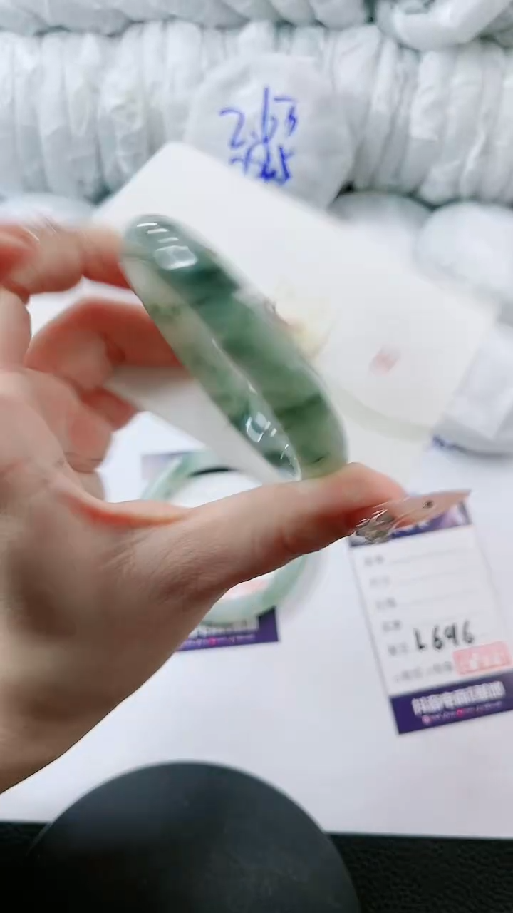 【闪购商品】石英质玉手镯未镶嵌多样性发货L696