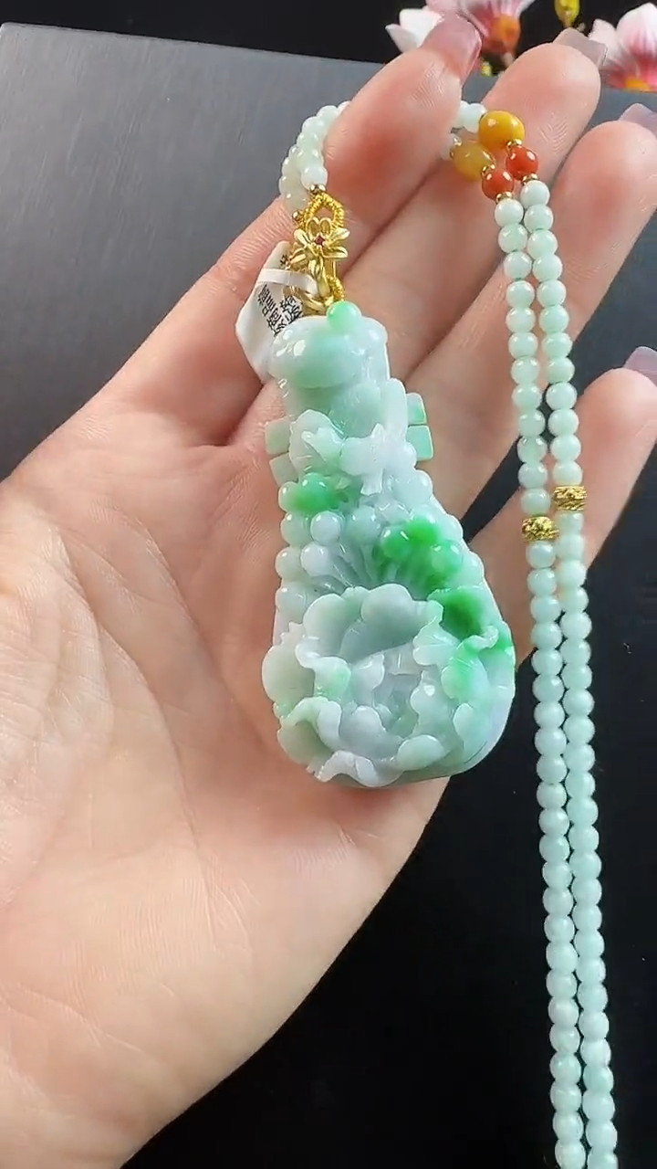 颈饰未镶嵌翡翠琵琶