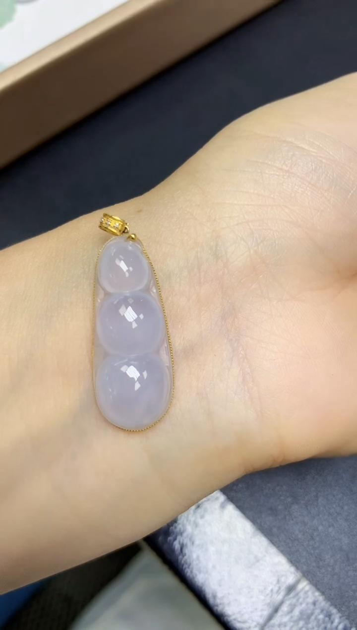 翡翠18K金镶嵌颈饰 天然翡翠A货