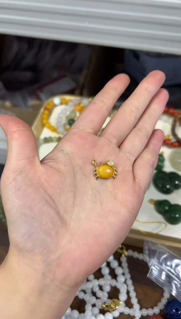 蜜蜡颈饰银S925镶嵌孤品蜜蜡小螃蟹银吊坠[66]