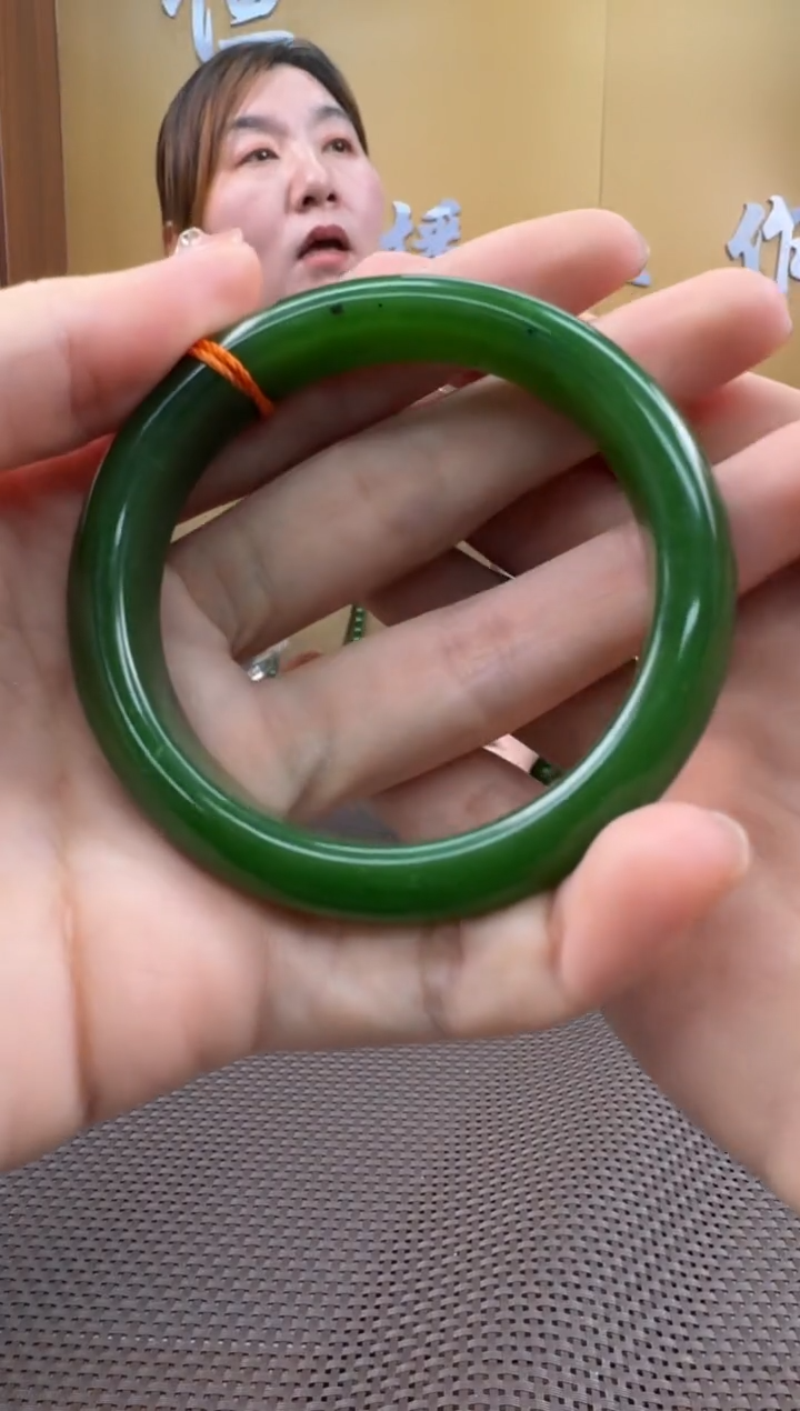 【闪购商品】和田玉手镯未镶嵌52