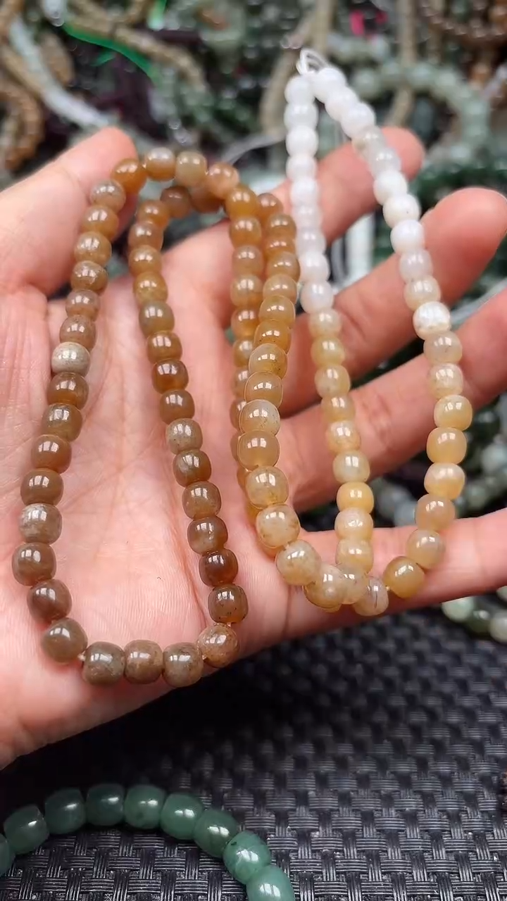 和田玉未镶嵌颈饰1