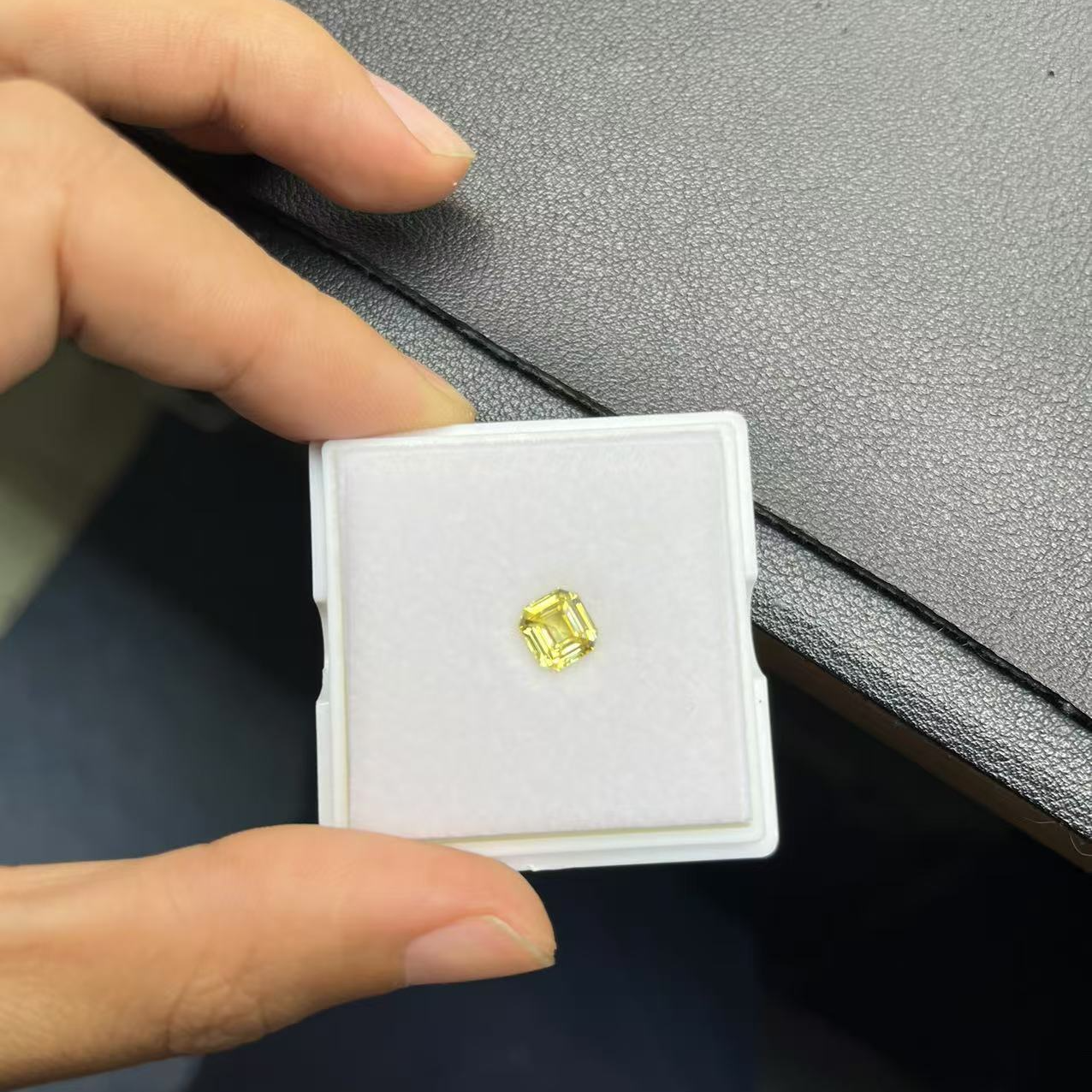 斯里兰卡天然无烧无处理黄蓝宝1.54克拉阿斯切全净体满火彩