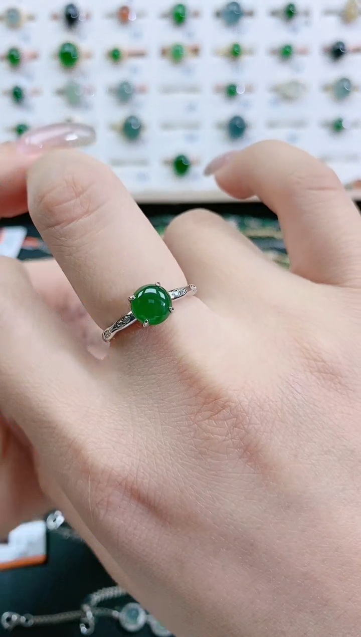 翡翠戒指银S925镶嵌天然翡翠