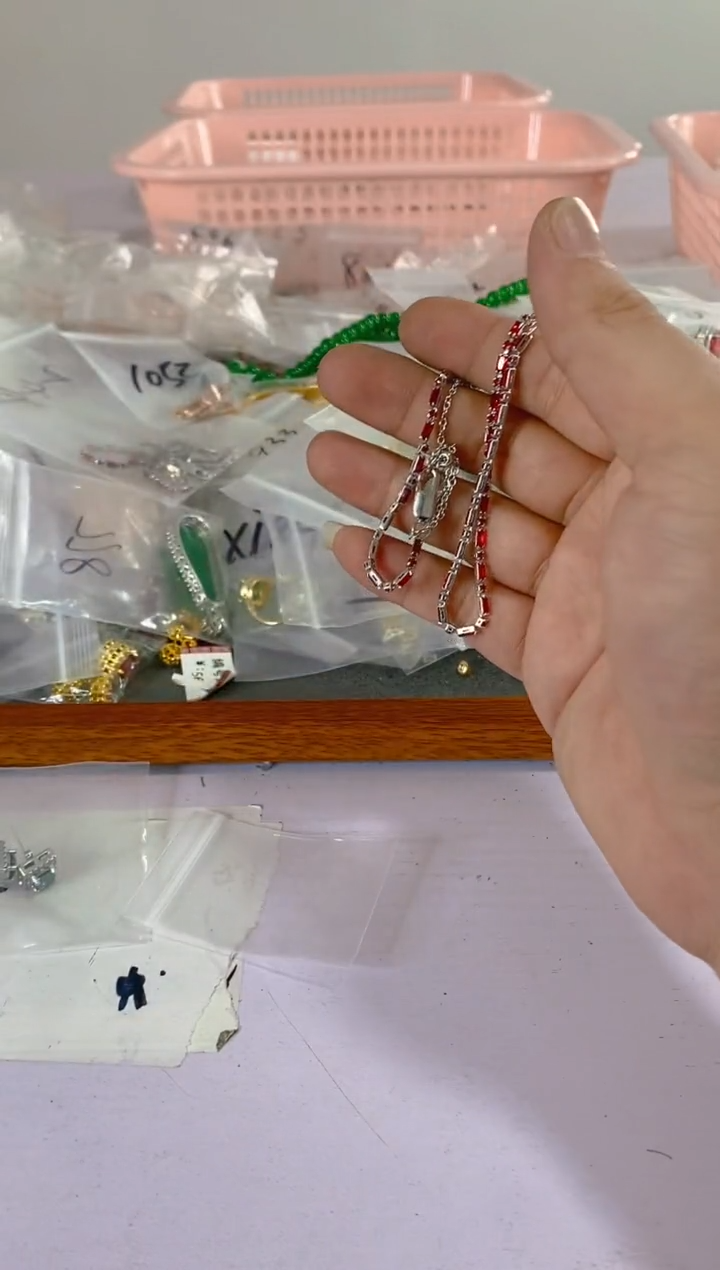 【闪购商品】水晶颈饰银S925镶嵌976红宝，蓝宝，多样性发一件赠链