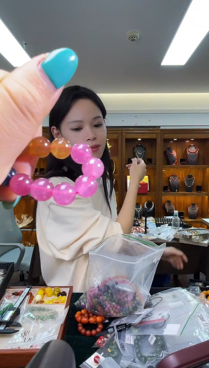 颈饰未镶嵌碧玺（多样性发一件）