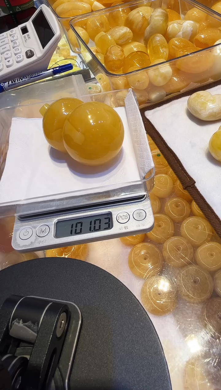 裸石蜜蜡未镶嵌定99总 101.03 g总13800