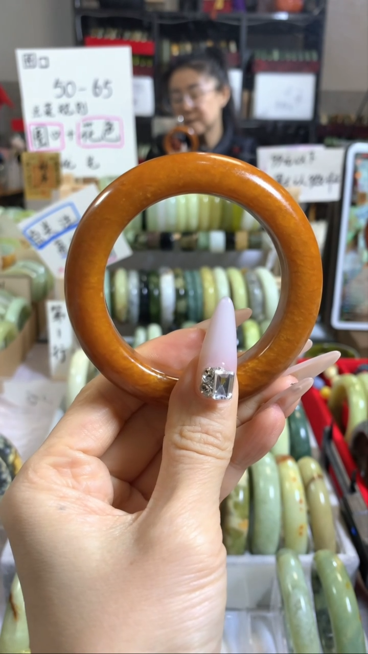 未镶嵌岫玉手镯36