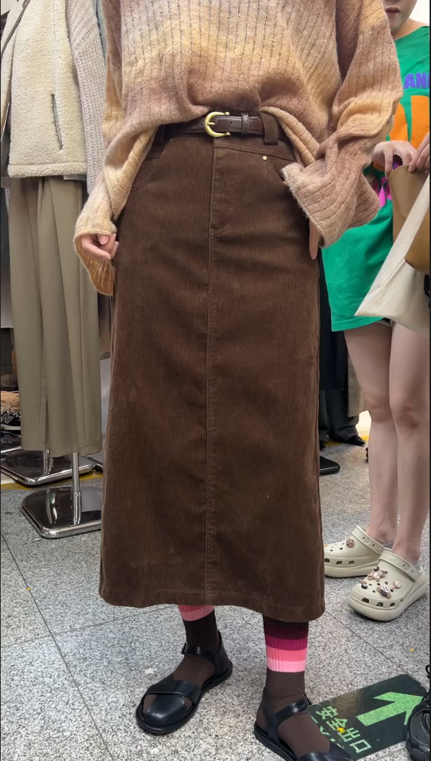 灯芯绒半身裙女2025秋冬新款高腰显瘦包臀一步裙后开叉过膝长裙子