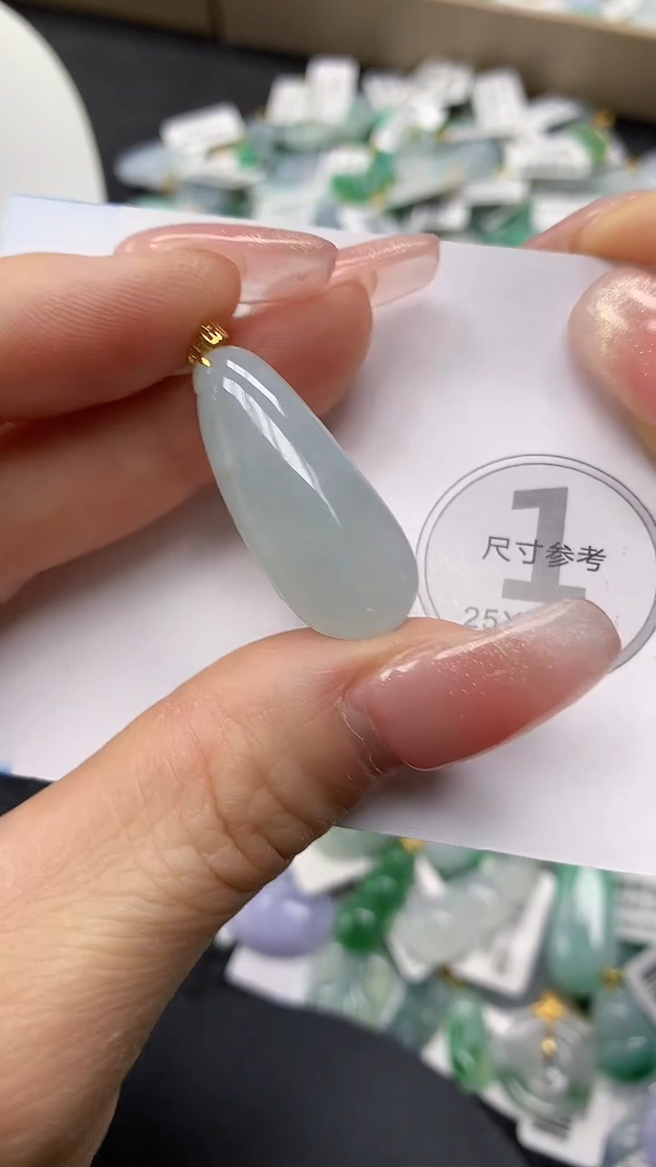 颈饰18K金镶嵌翡翠 11111111111