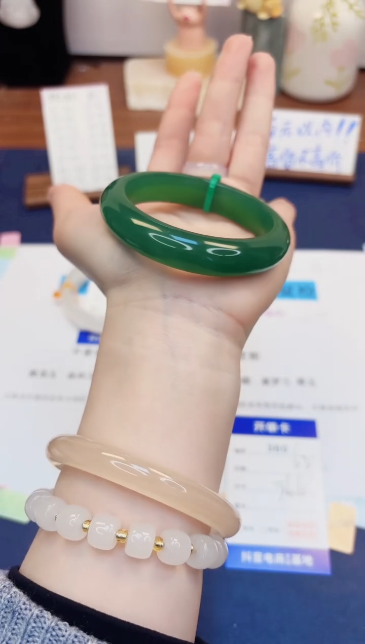 【闪购商品】石英质玉手镯未镶嵌360-东陵玉-圈口56