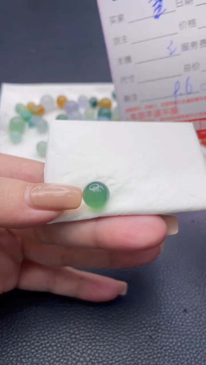 未镶嵌定制翡翠赫**镖珠子