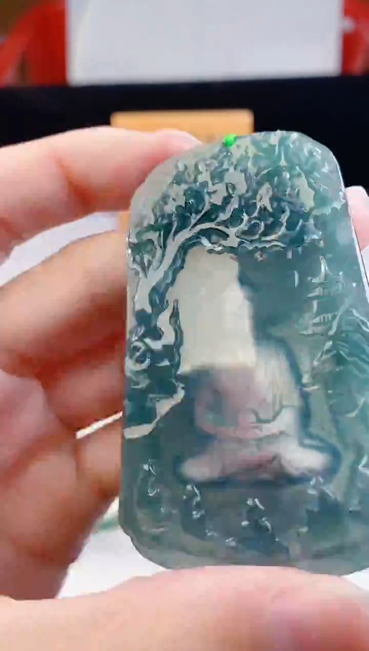 颈饰未镶嵌翡翠    