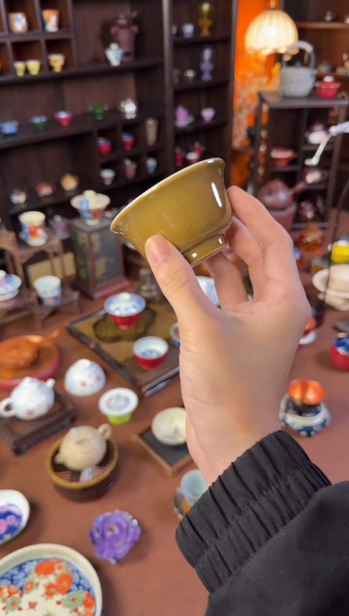 茶末釉内绘压手杯