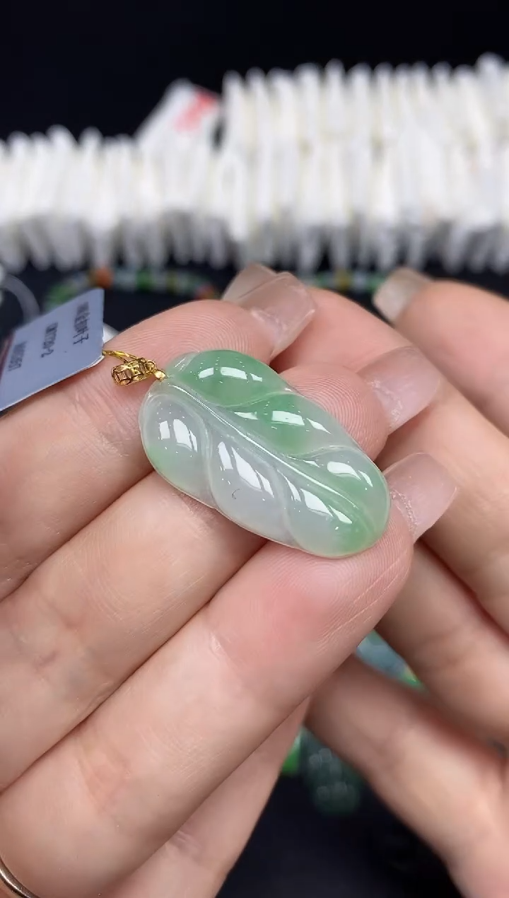 吊坠(不含链)18K金镶嵌翡翠叶子18K金扣镶嵌@@CMT720-2
