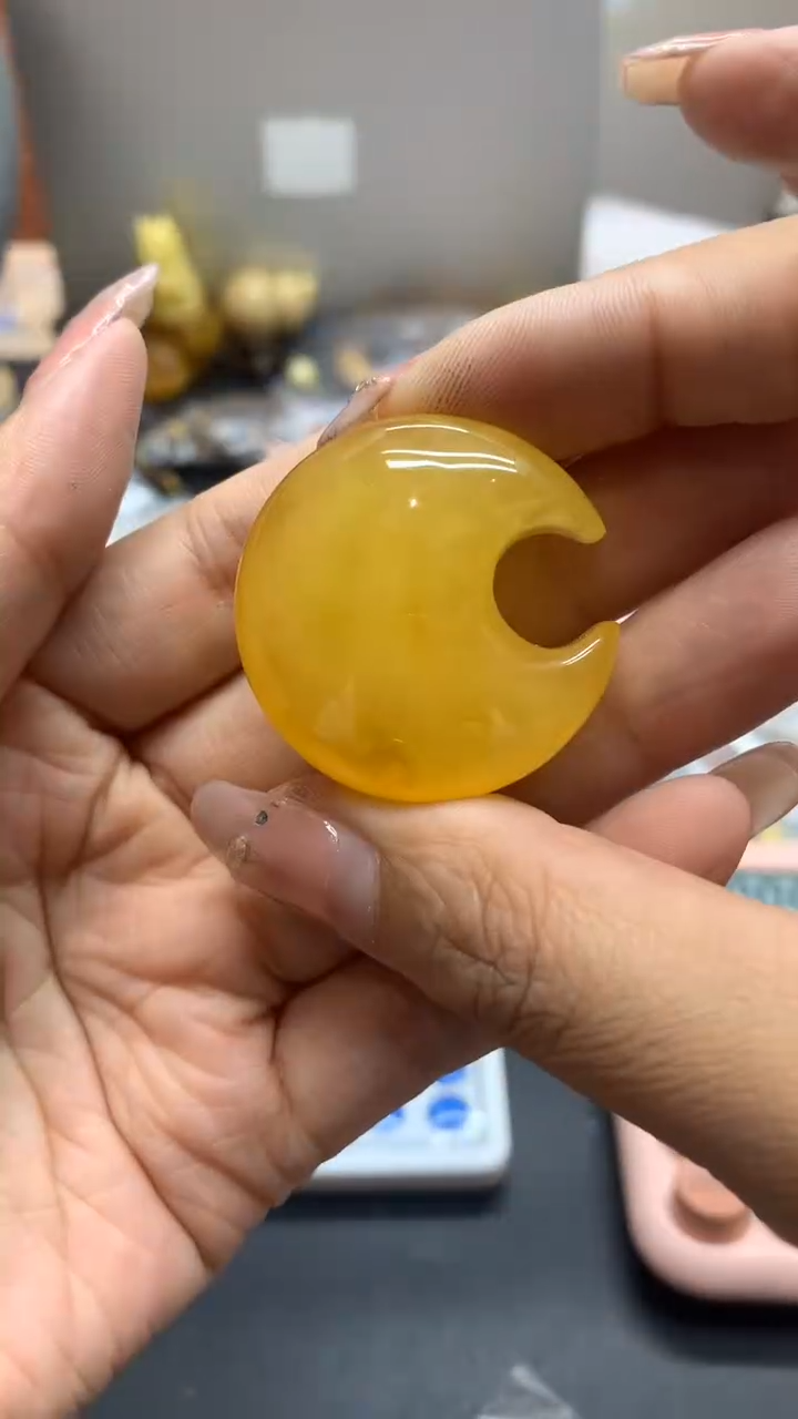 未镶嵌琥珀珠宝奇石1879