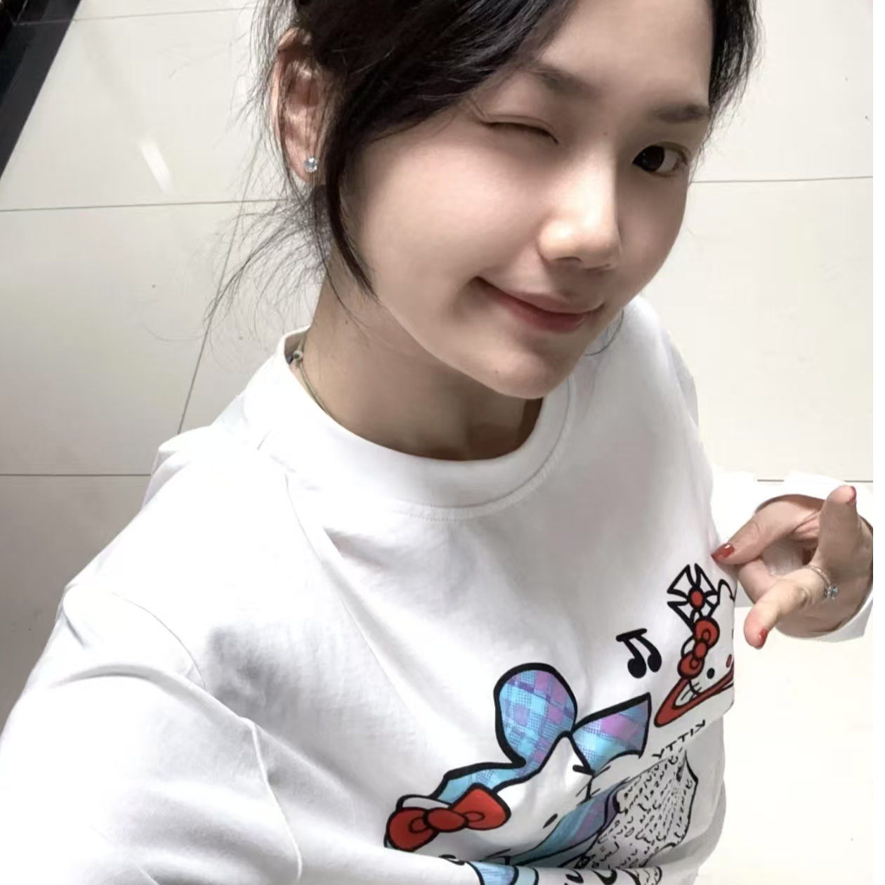 猫咪卡通两色星球长袖-宽松百搭打底衫