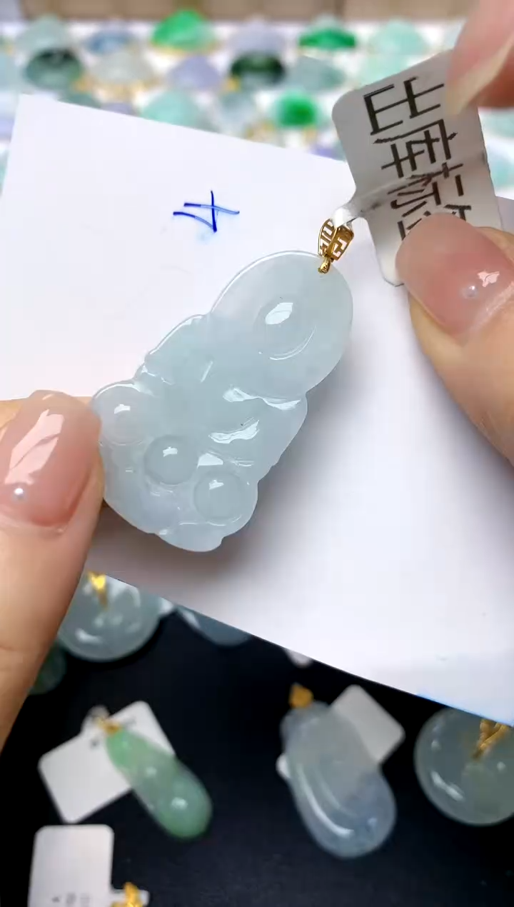 【闪购商品】翡翠颈饰18K金镶嵌4天然A货翡翠