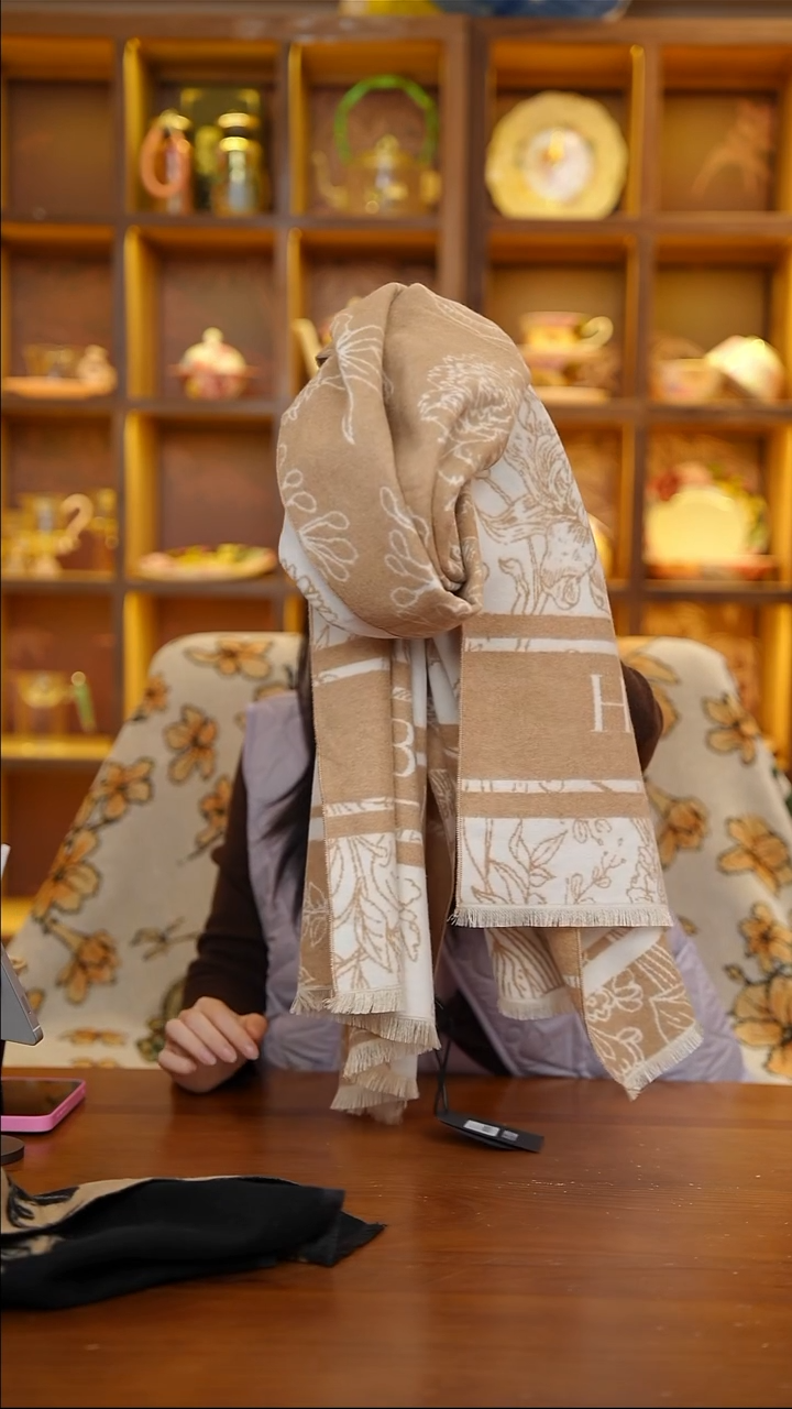 陶38-赫本猫Hepburncat羊毛混纺围巾190*65cm淡雅米【H4251-1】