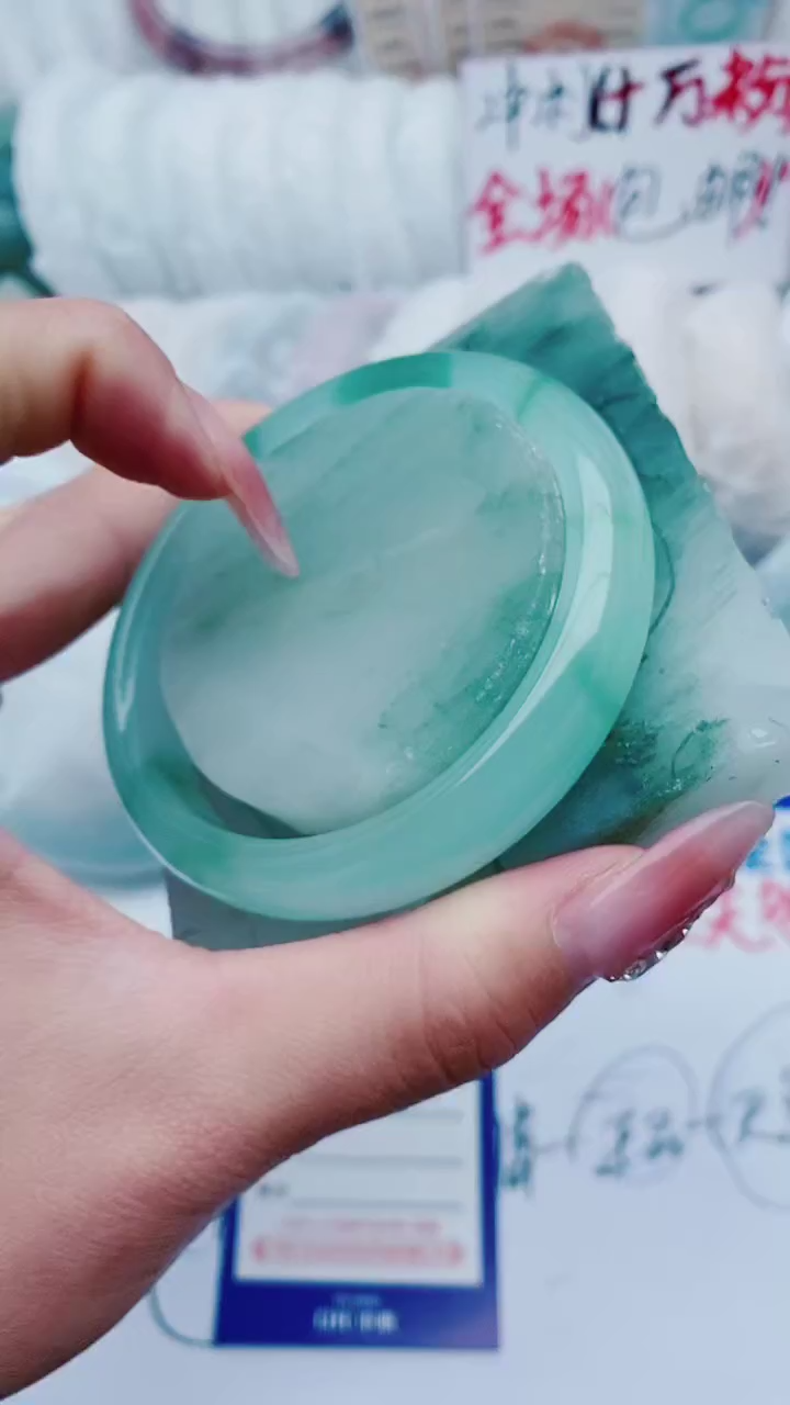 【闪购商品】石英质玉手镯未镶嵌C119-58-60