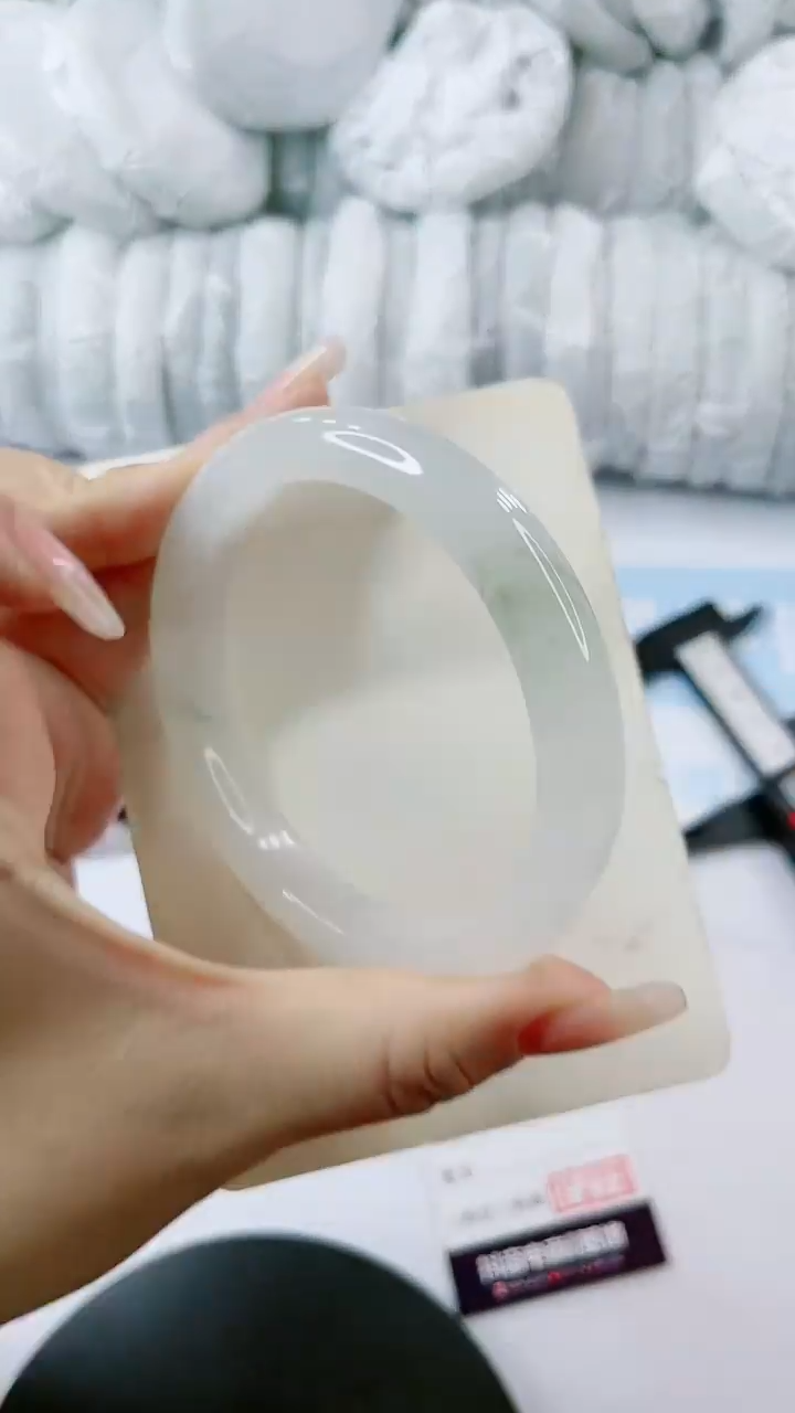 【闪购商品】石英质玉手镯未镶嵌0917649089-多样性发货