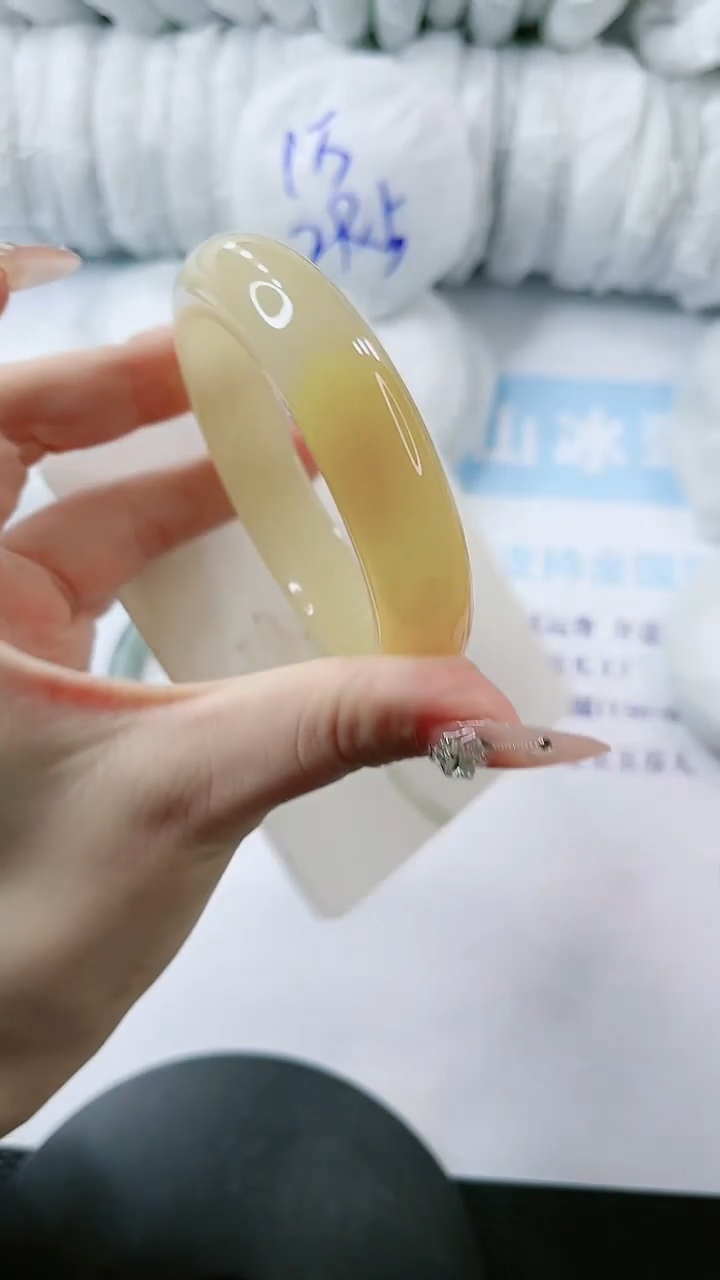 【闪购商品】石英质玉手镯未镶嵌多样性发货L342