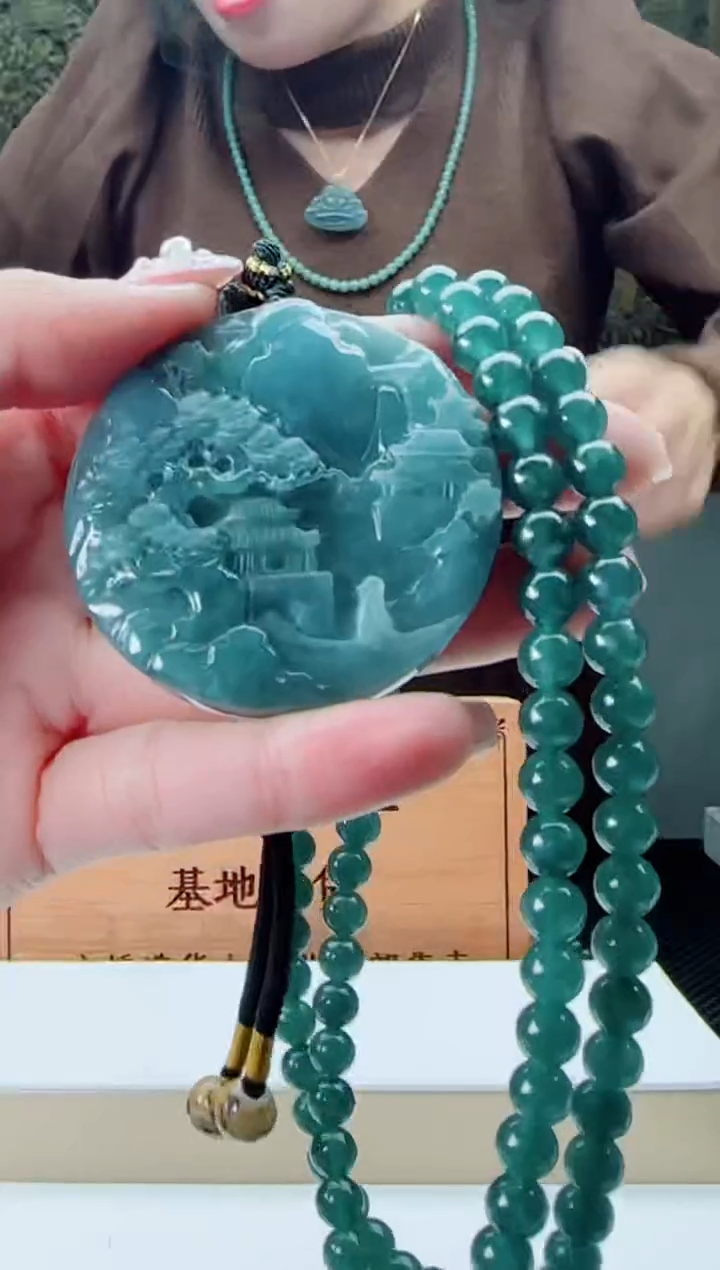 【闪购商品】翡翠颈饰未镶嵌山水多样性随机一件发货