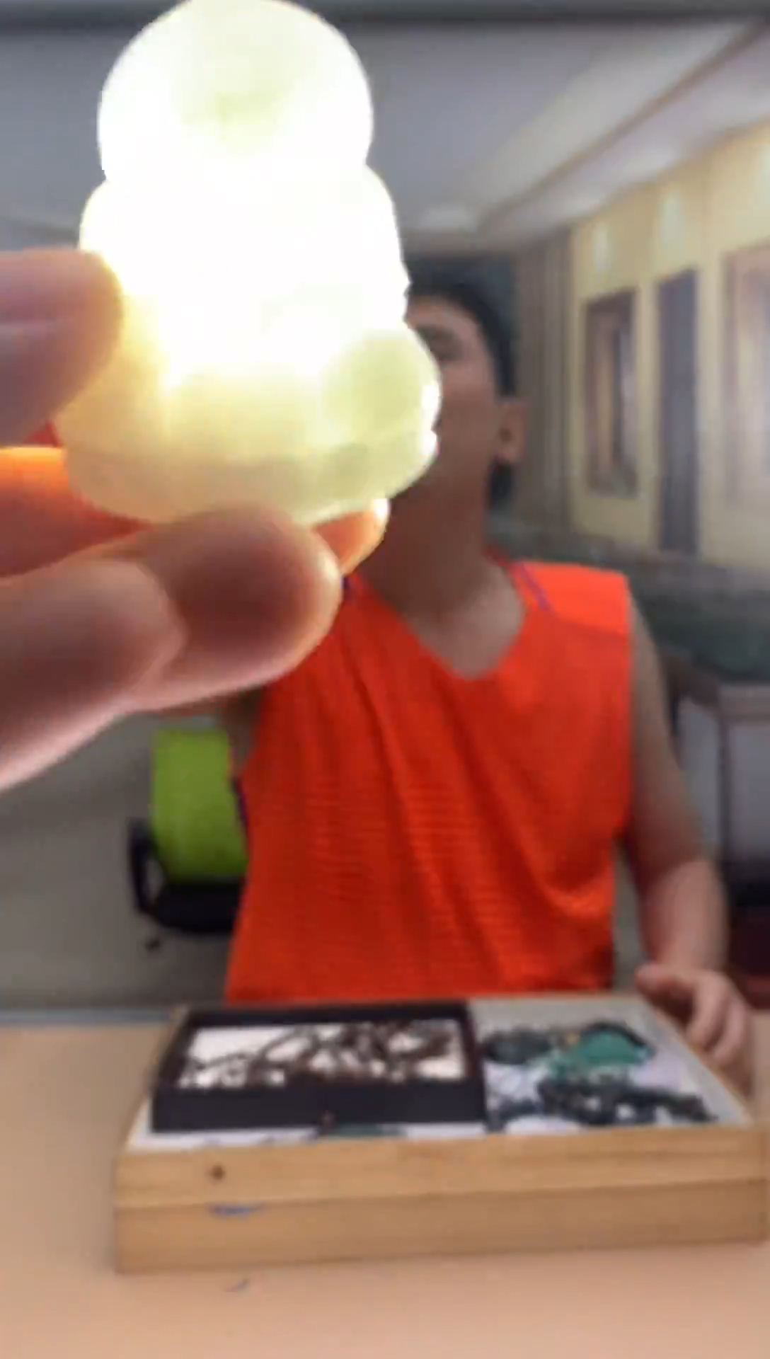 颈饰未镶嵌翡翠  