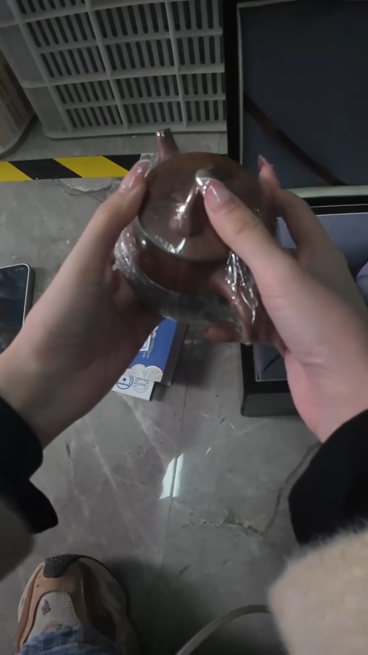 【紫砂石瓢锤纹银壶】【木纹礼盒】