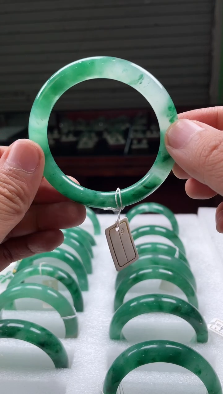 【闪购商品】石英质玉手镯未镶嵌手镯