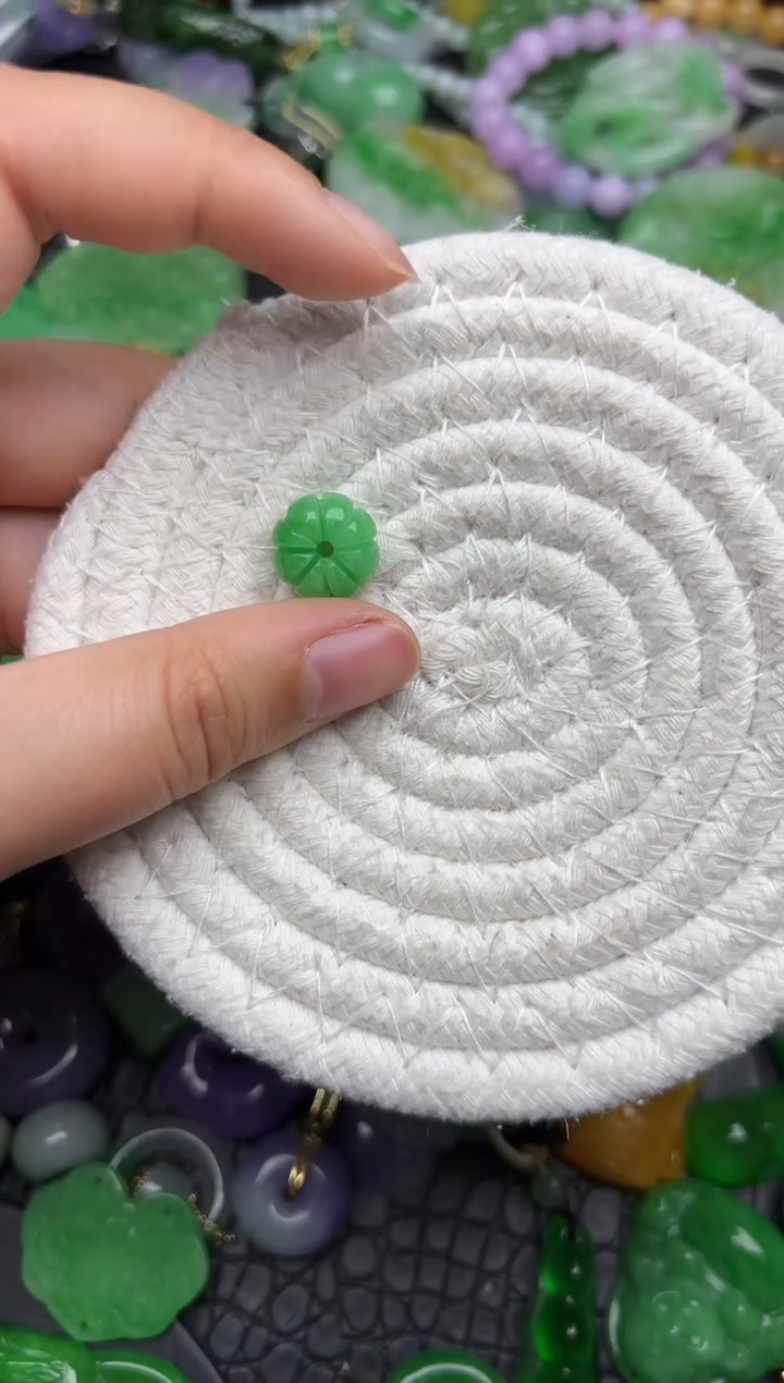 颈饰未镶嵌翡翠缅甸翡翠吊坠