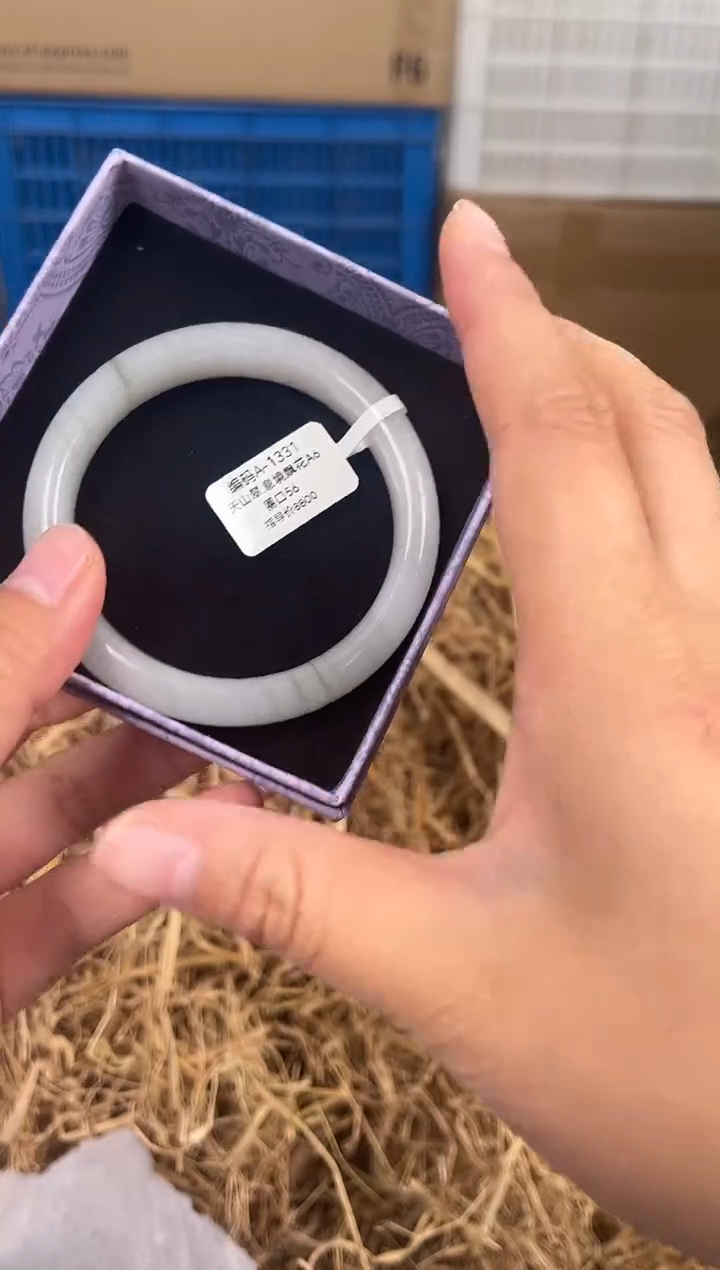 未镶嵌手镯石英质玉A-1331