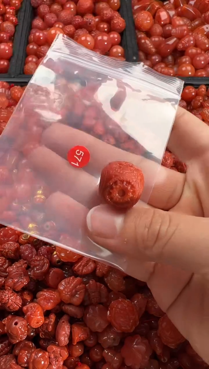 【闪购商品】南红玛瑙颈饰未镶嵌1