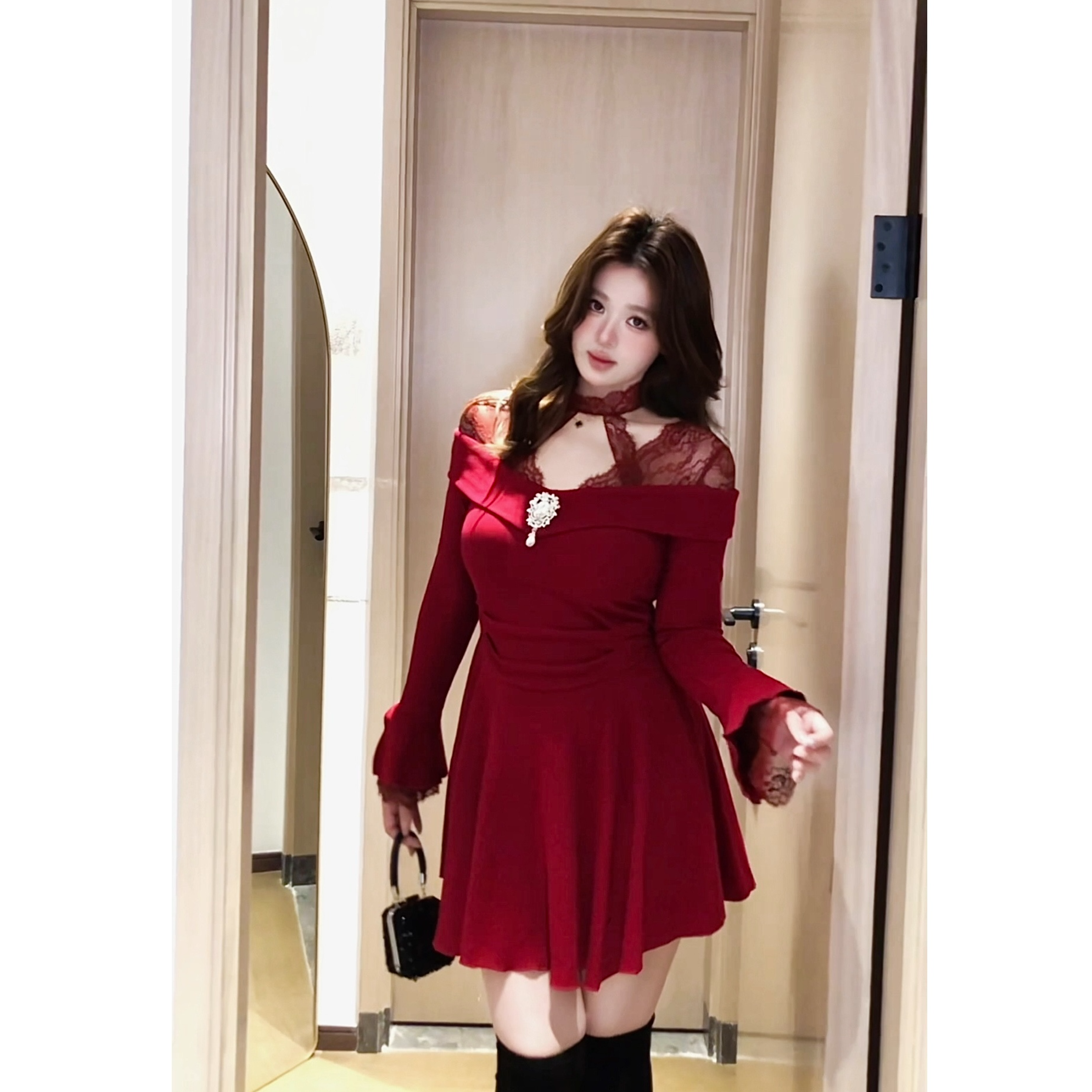 【少量现现】微胖mm加绒纯欲风辣妹蕾丝挂脖连衣裙秋冬跨年派对红裙