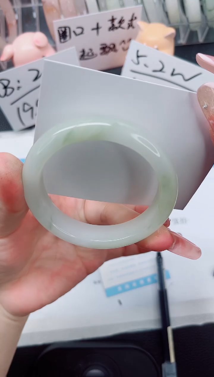 【闪购商品】石英质玉手镯未镶嵌414-56