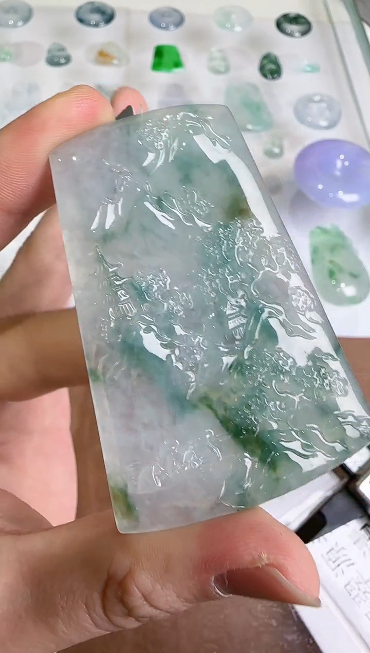 【闪购商品】翡翠吊坠(不含链)未镶嵌··