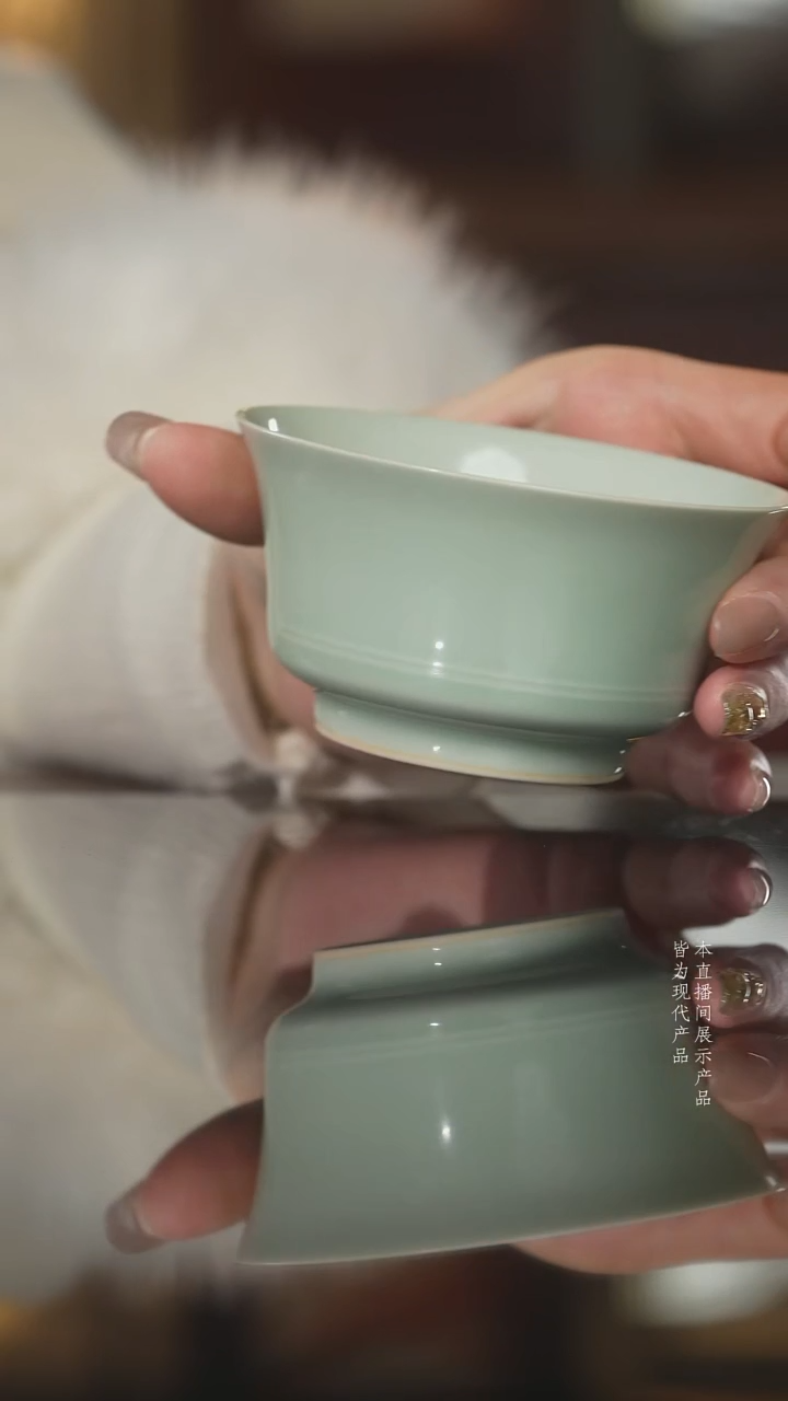 柴窑豆青马蹄杯柴窑豆青马蹄杯