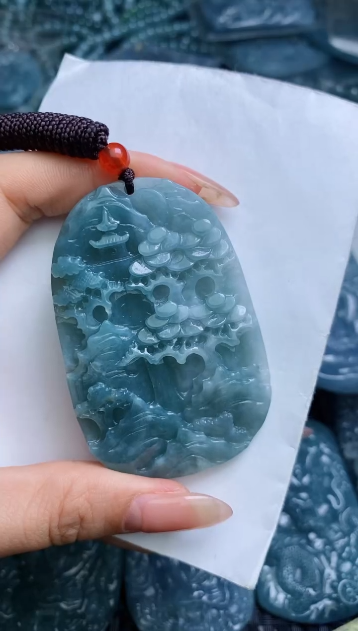 【闪购商品】翡翠颈饰未镶嵌          