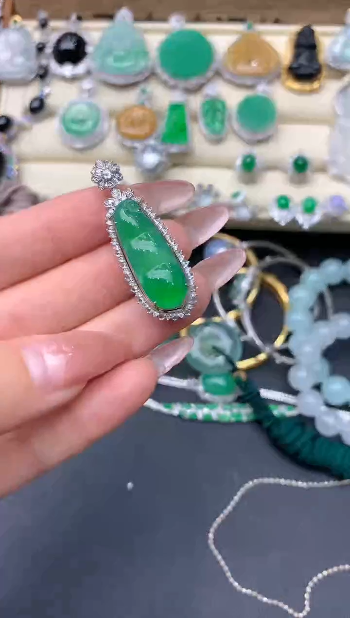 【闪购商品】翡翠颈饰18K金镶嵌371-中国好珍宝