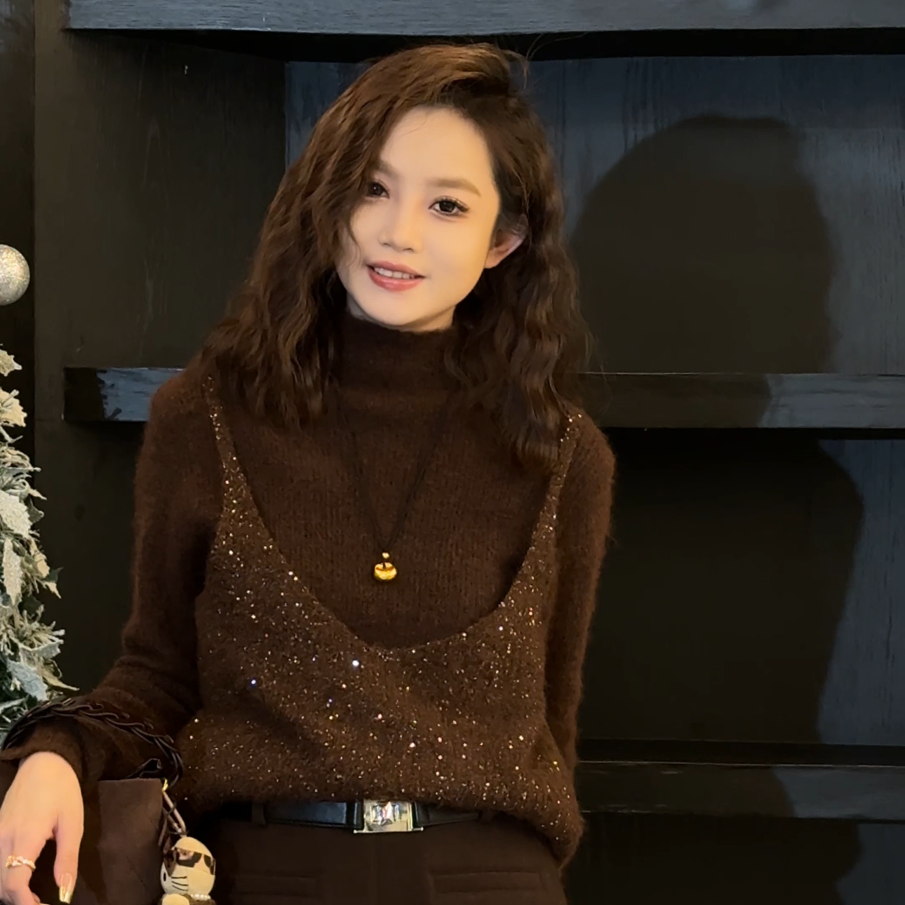 【佩吉】气质时尚百搭休闲舒适假两件亮片上衣120348