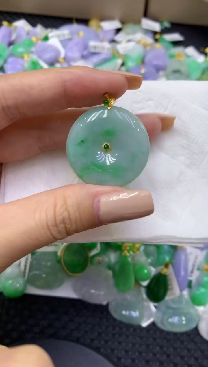 颈饰18K金镶嵌翡翠天然缅甸翡翠A货